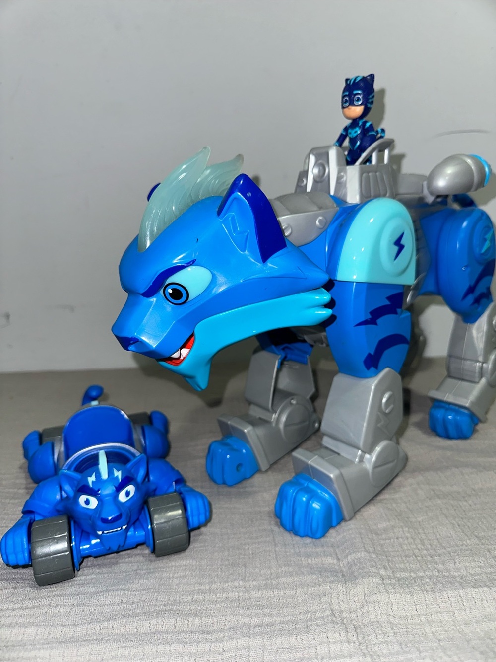 Hasbro PJ Masks Animal Power Charge & Roar Power Cat Toy